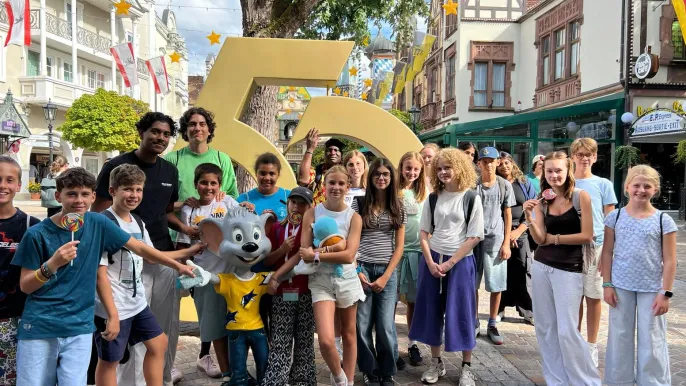 Mit den Minis im Europa Park (Foto: Serge Tata) Mit den Minis im Europa Park (Foto: Serge Tata)